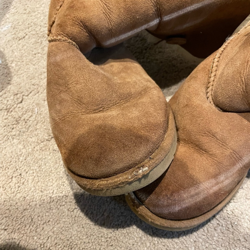 Bailey UGGs 3 button size 3.5 - Picture 2 of 4
